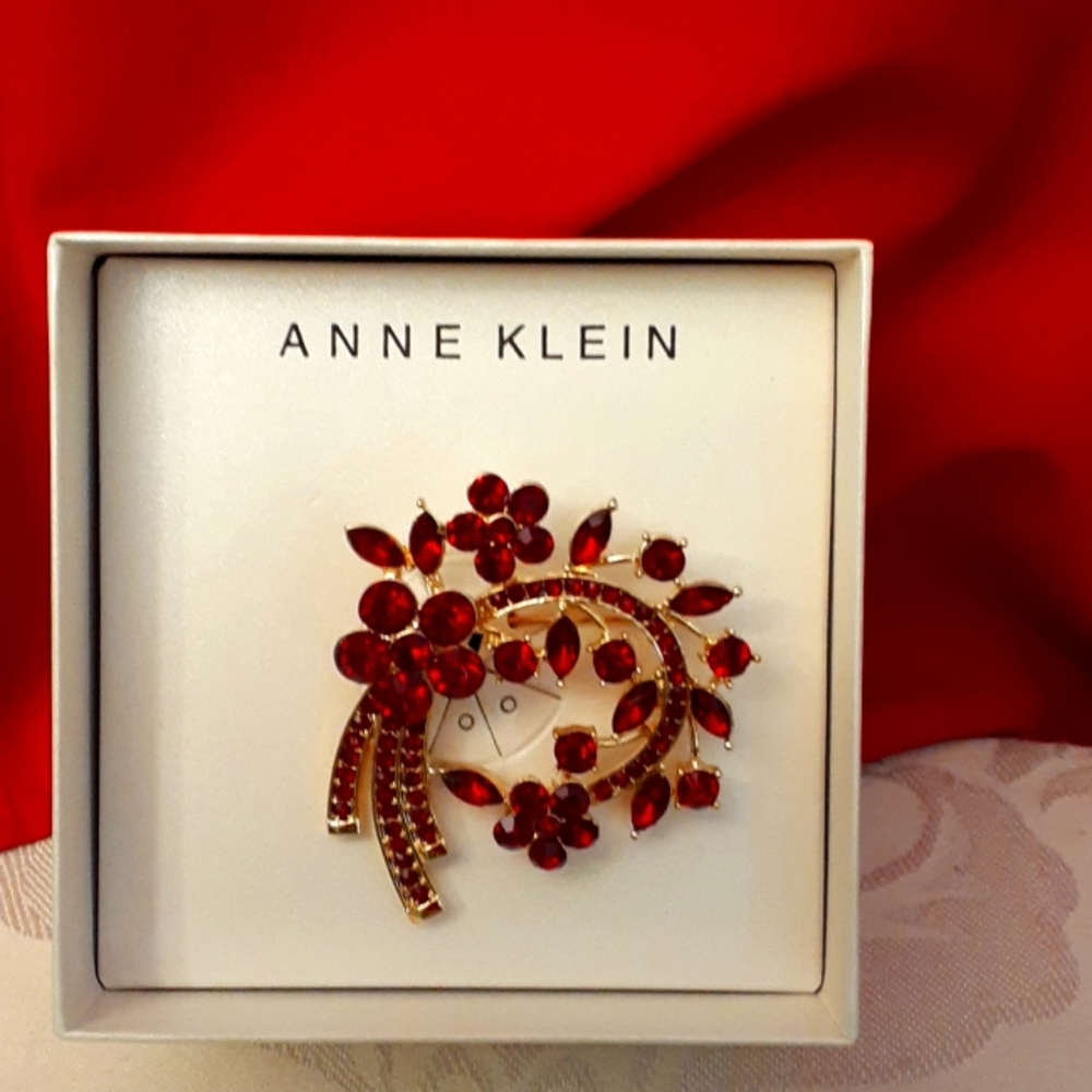New ANNE KLEIN brooch/pin costume jewelry ruby color stones